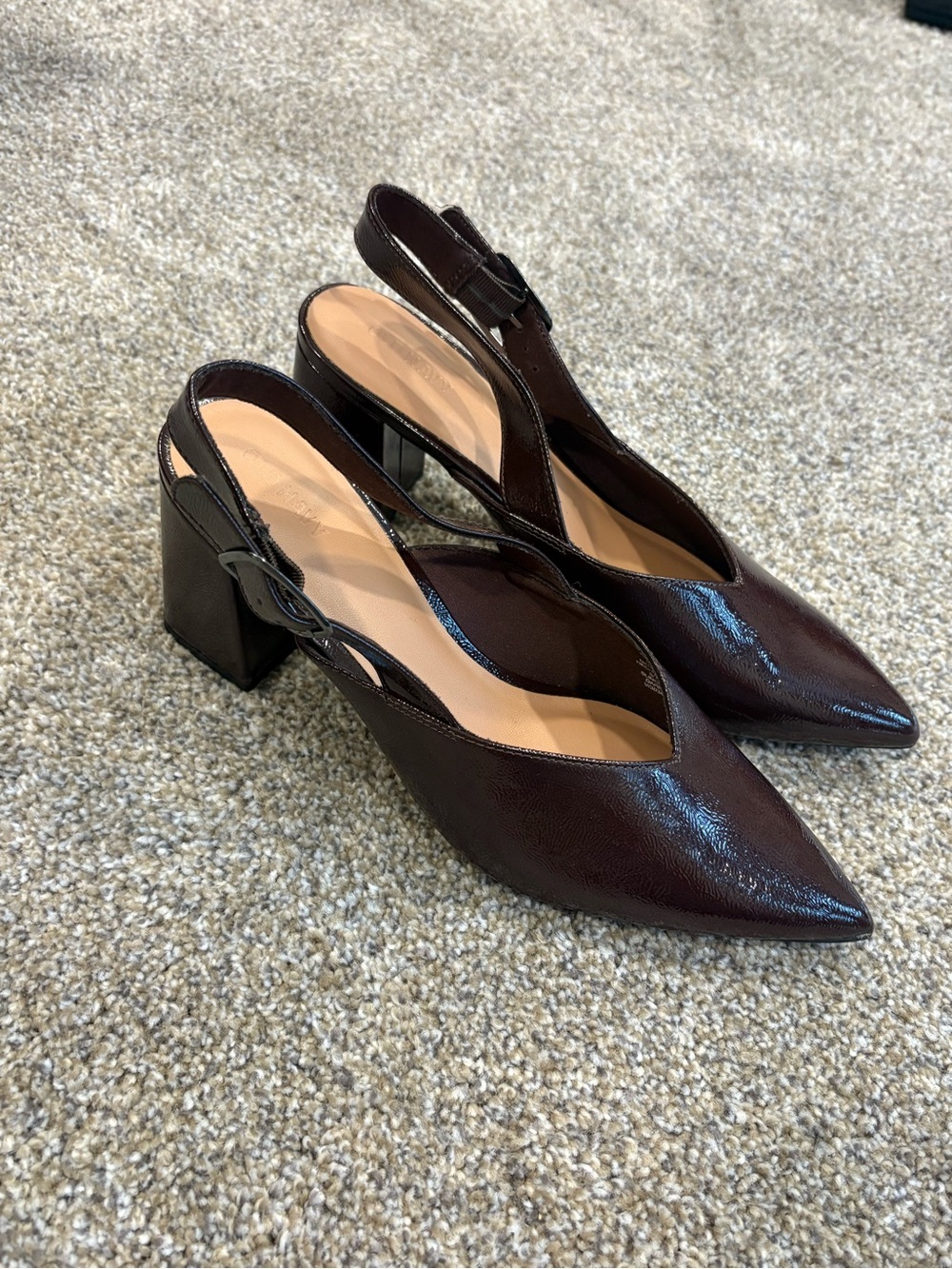 Brown Patent Pointed-Toe Slingback Block Heels
